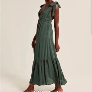 Abercrombie & Fitch Tie-Strap Babydoll Midaxi Dress. Size small